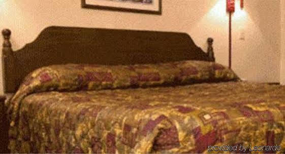 Country Hearth Inn & Suites Willard Экстерьер фото